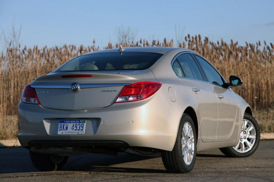  Buick Regal eAssist 2012 года  (фото 10 из 48)